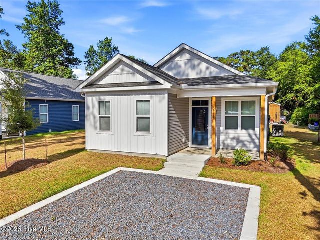 211 NE 78th Street, Oak Island, NC 28465