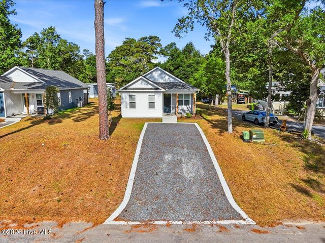 211 NE 78th Street, Oak Island, NC 28465