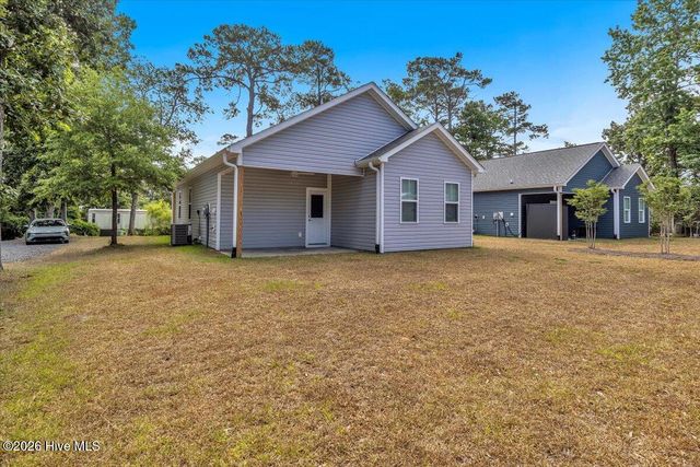 211 NE 78th Street, Oak Island, NC 28465