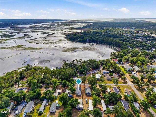 211 NE 78th Street, Oak Island, NC 28465