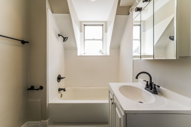 241 Amber St, Shadyside, PA 15206