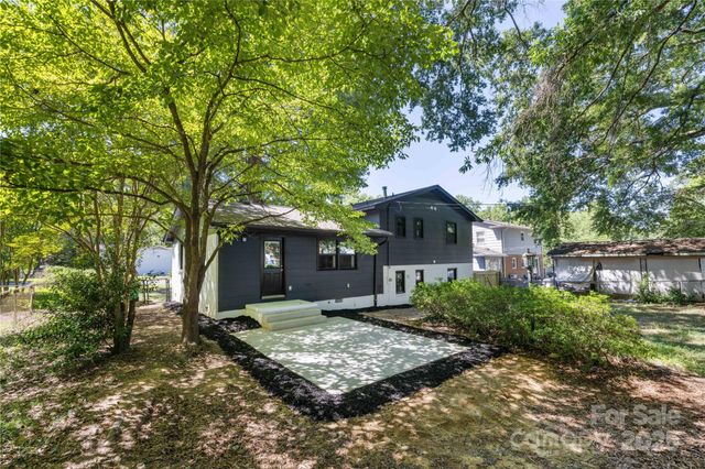 3801 Woodleaf Road, Charlotte, NC 28205