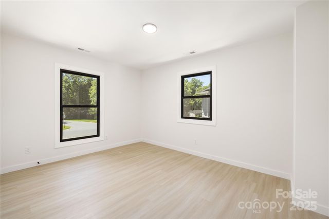 3801 Woodleaf Road, Charlotte, NC 28205