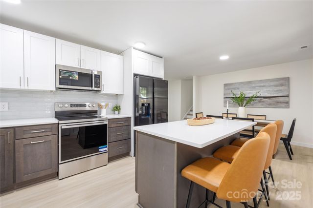 3801 Woodleaf Road, Charlotte, NC 28205