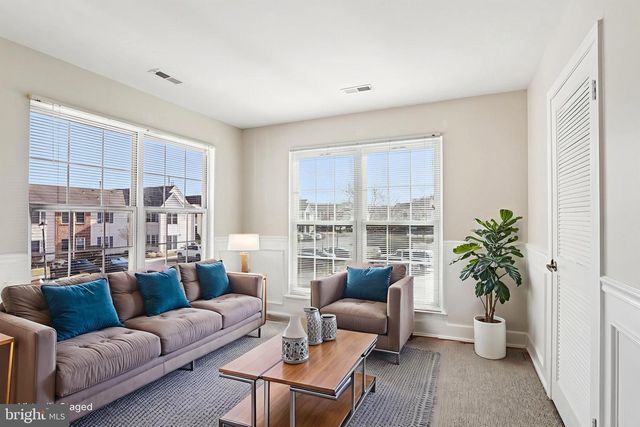 1604-B STEEPLEBUSH TER, Mount Laurel, NJ 08054