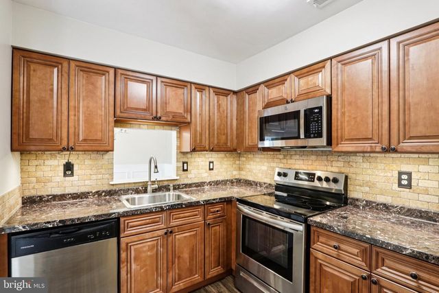 1604-B STEEPLEBUSH TER, Mount Laurel, NJ 08054