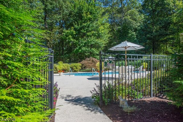 68 MUSIKER AVE, Randolph Twp., NJ 07869