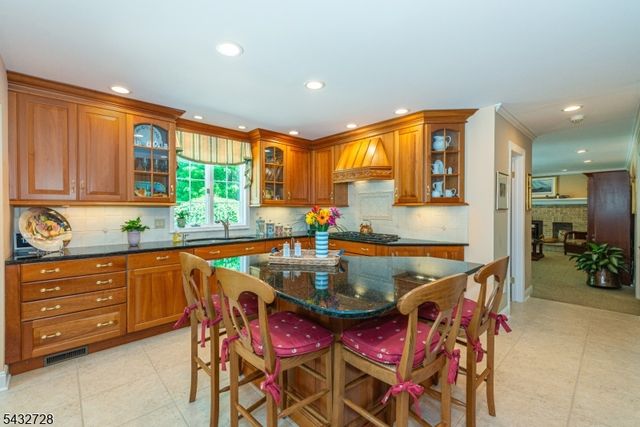 68 MUSIKER AVE, Randolph Twp., NJ 07869