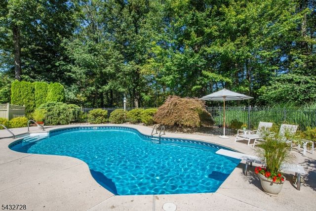 68 MUSIKER AVE, Randolph Twp., NJ 07869
