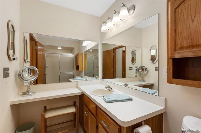 2815 Lochmoor Boulevard, Lake Orion, MI 48360