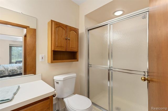 2815 Lochmoor Boulevard, Lake Orion, MI 48360