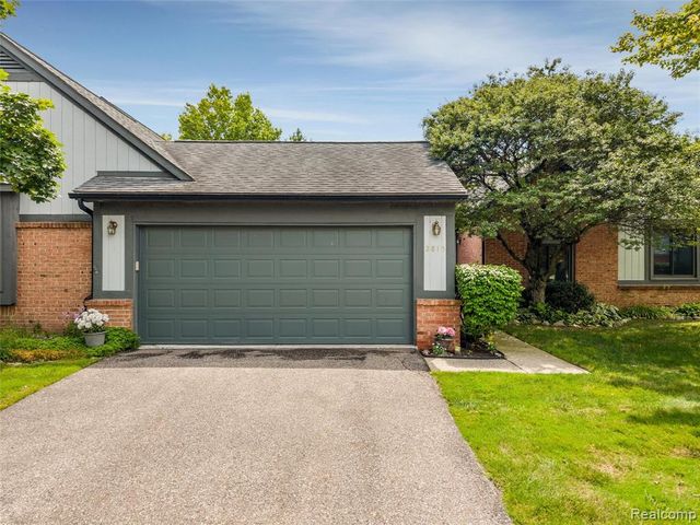 2815 Lochmoor Boulevard, Lake Orion, MI 48360