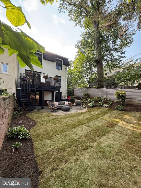 206 GREAT FALLS ST, Falls Church, VA 22046