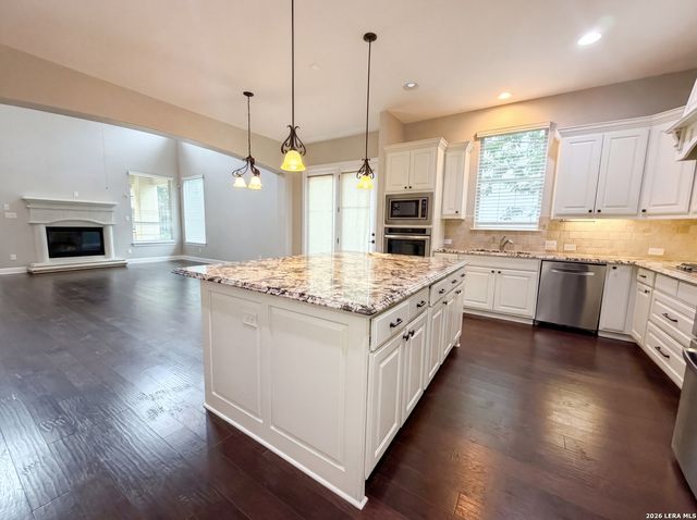 2711 MOSSGROVE PARK, San Antonio, TX 78230
