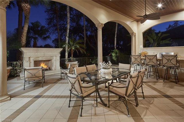 2944 Bellflower LN, Naples, FL 34105