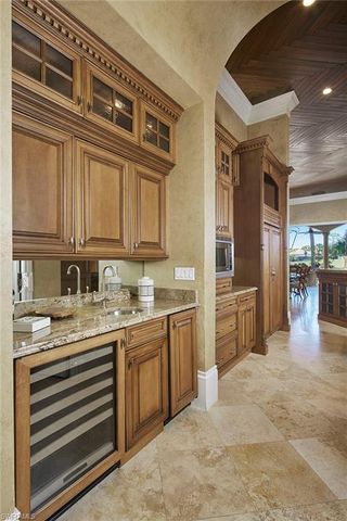 2944 Bellflower LN, Naples, FL 34105