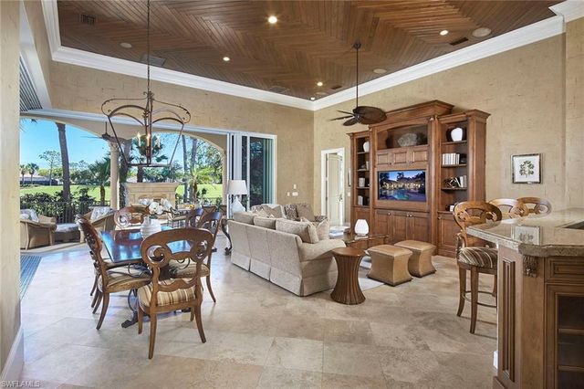 2944 Bellflower LN, Naples, FL 34105