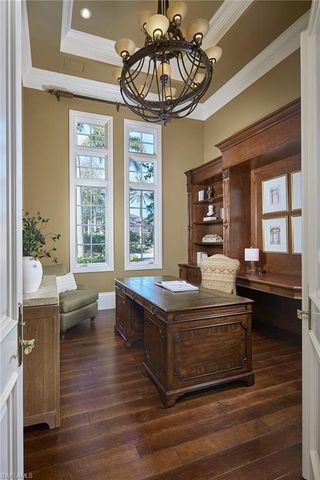 2944 Bellflower LN, Naples, FL 34105