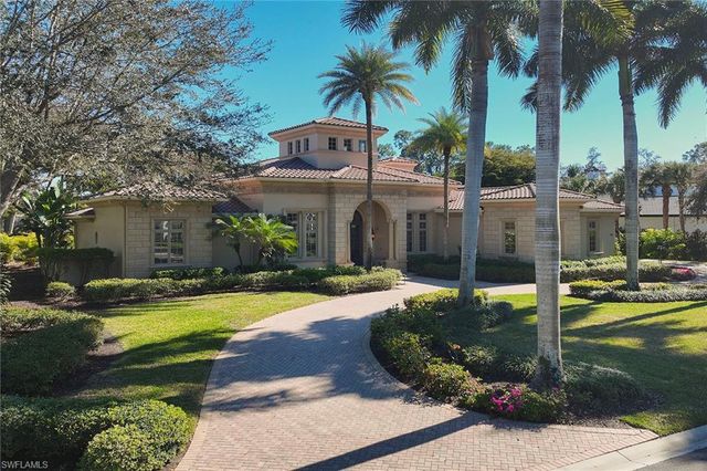 2944 Bellflower LN, Naples, FL 34105