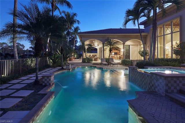 2944 Bellflower LN, Naples, FL 34105