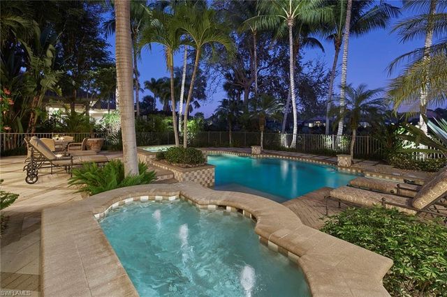 2944 Bellflower LN, Naples, FL 34105