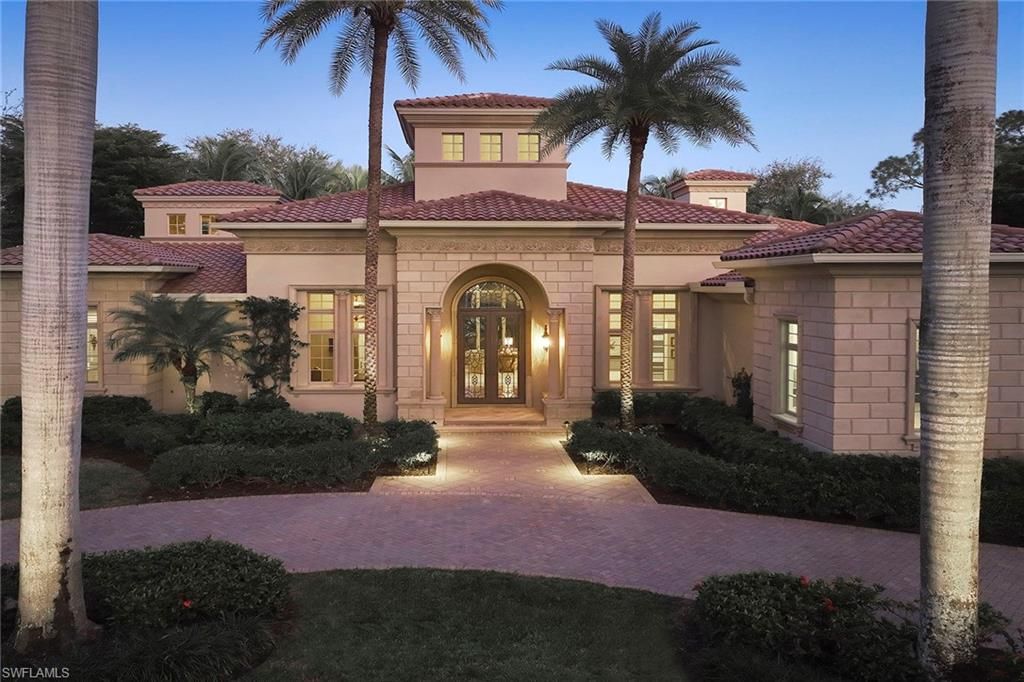 2944 Bellflower LN, Naples, FL 34105