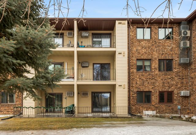 1424 14th Street E 11, West Fargo, ND 58078