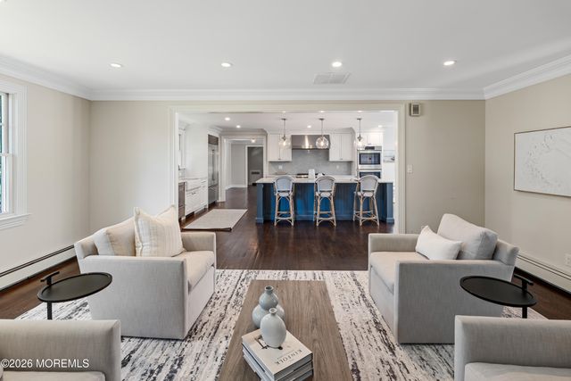 17 Sailers Way, Rumson, NJ 07760