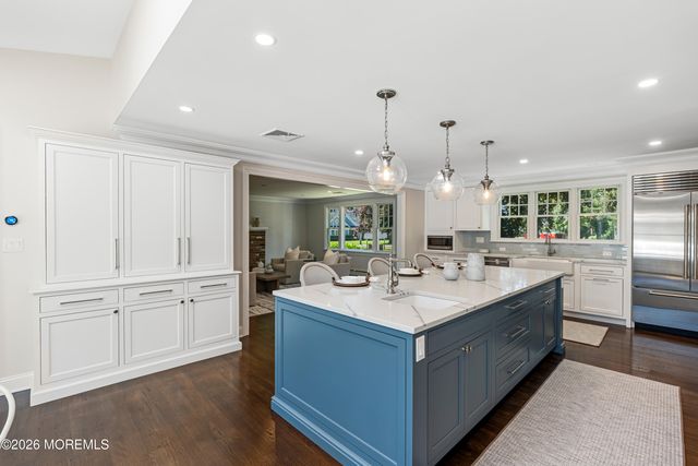 17 Sailers Way, Rumson, NJ 07760
