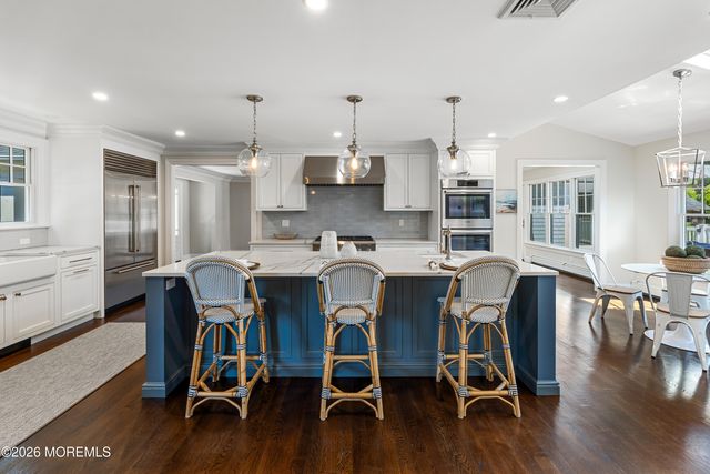 17 Sailers Way, Rumson, NJ 07760