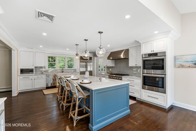 17 Sailers Way, Rumson, NJ 07760