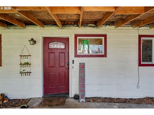 318 WESTFIELD St, Silverton, OR 97381
