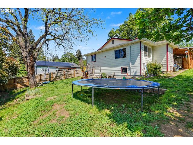 318 WESTFIELD St, Silverton, OR 97381