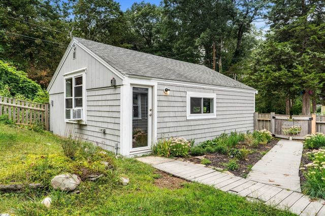 62 Cottage Rd, Newbury, MA 01951