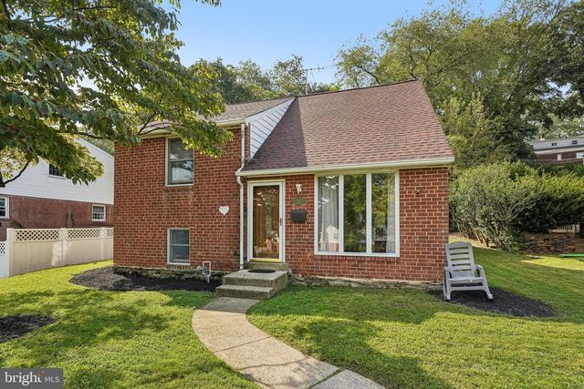 915 LOMOND LN, Philadelphia, PA 19128