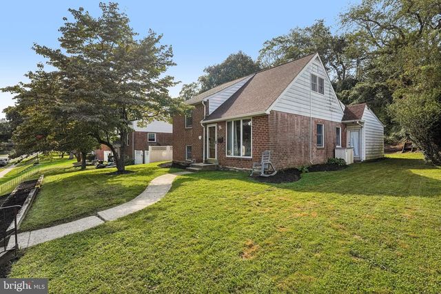 915 LOMOND LN, Philadelphia, PA 19128