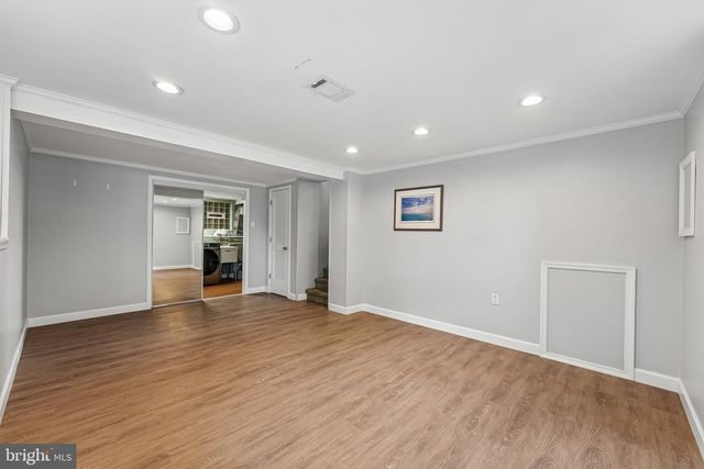 915 LOMOND LN, Philadelphia, PA 19128