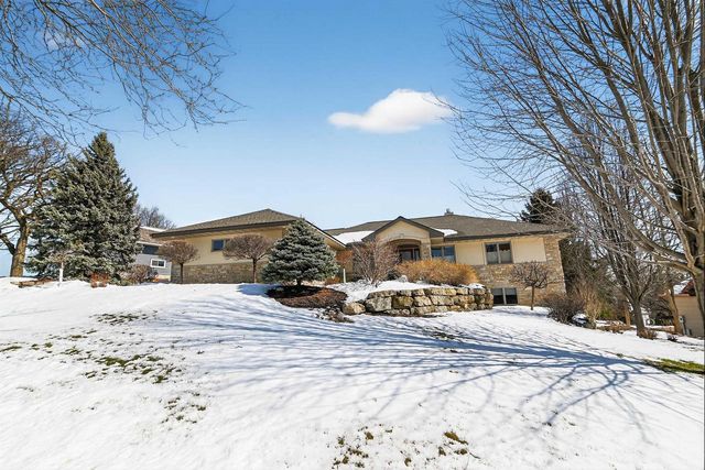 1321 Stratford Court, Middleton, WI 53562