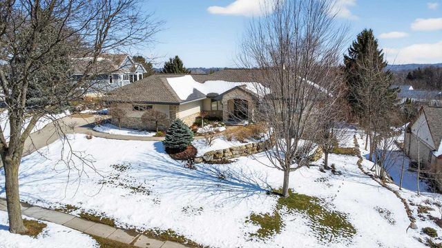 1321 Stratford Court, Middleton, WI 53562
