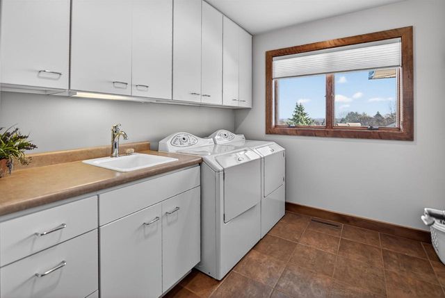 1321 Stratford Court, Middleton, WI 53562