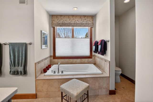 1321 Stratford Court, Middleton, WI 53562