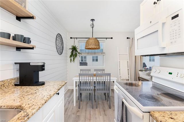 909 Pacific Ave Apt D, Virginia Beach, VA 23451