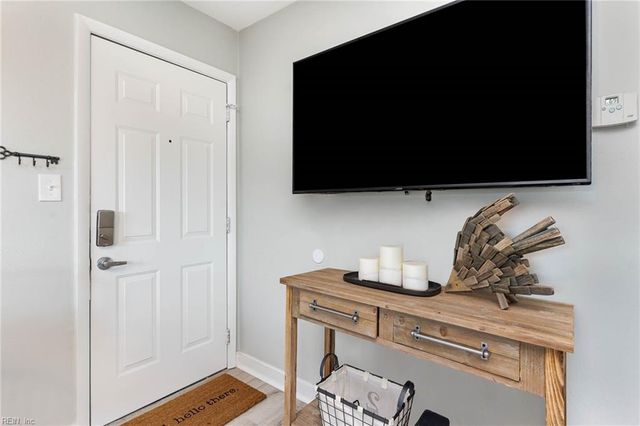 909 Pacific Ave Apt D, Virginia Beach, VA 23451