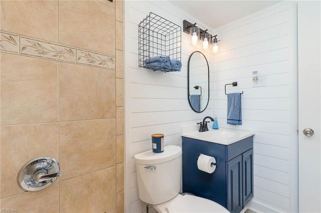 909 Pacific Ave Apt D, Virginia Beach, VA 23451