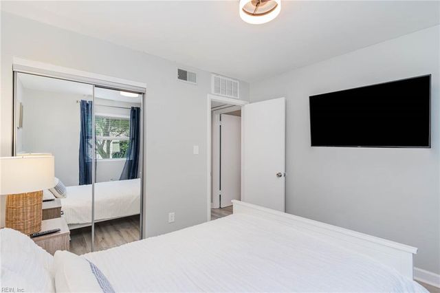 909 Pacific Ave Apt D, Virginia Beach, VA 23451