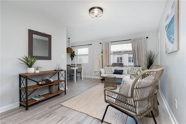 909 Pacific Ave Apt D, Virginia Beach, VA 23451