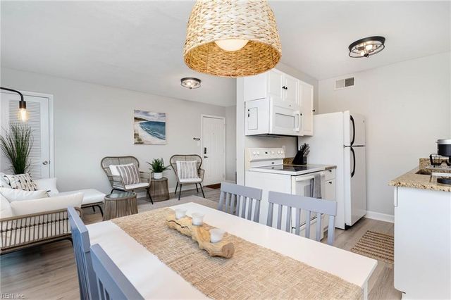 909 Pacific Ave Apt D, Virginia Beach, VA 23451