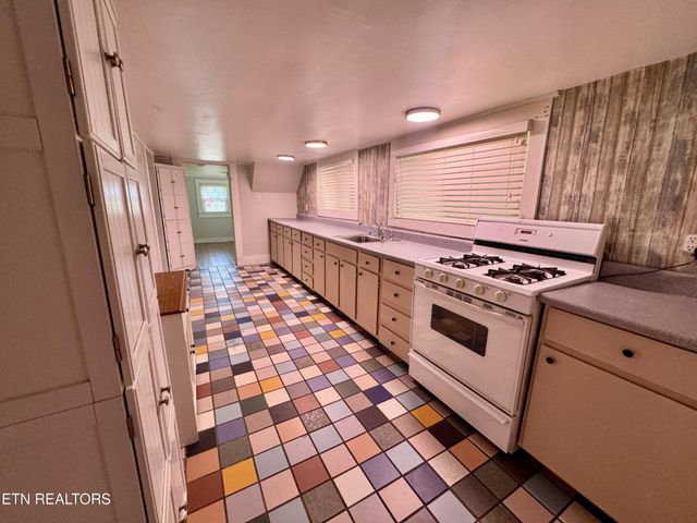 248 North St, Crossville, TN 38555