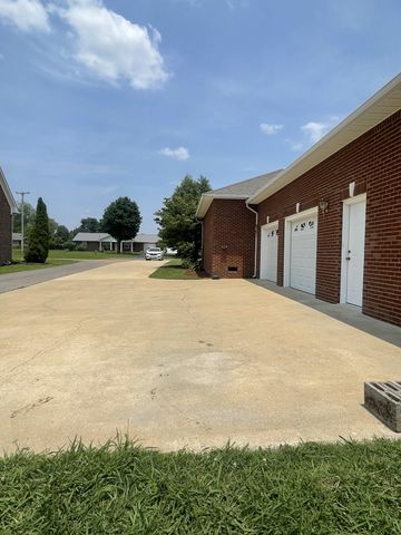 407 Robins St, Lawrenceburg, TN 38464