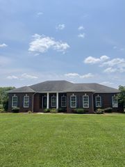 407 Robins St, Lawrenceburg, TN 38464